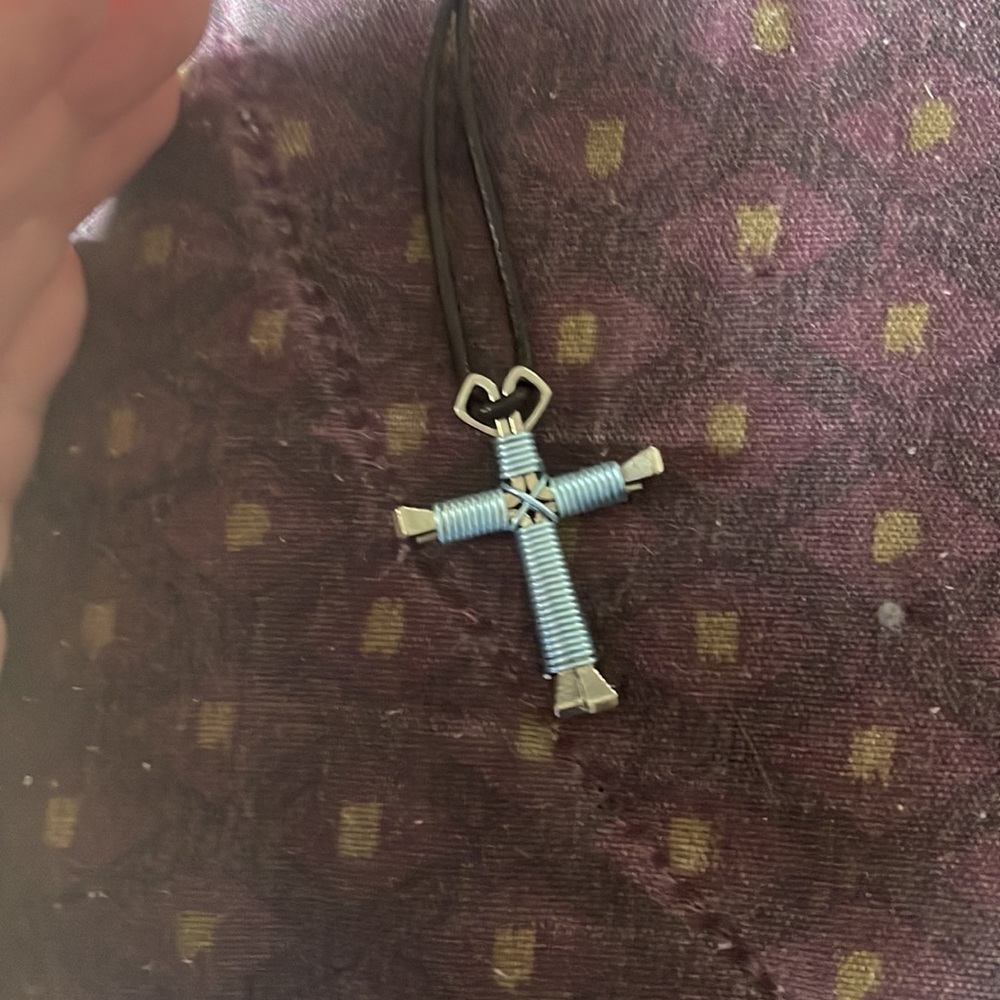 Light blue wired necklace - Picture 2 of 2